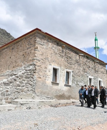 baskan-buyukkilictan-tarihe-vefa-tavukcu-mahallesindeki-restorasyon-calismalari-tam-gaz-suruyor