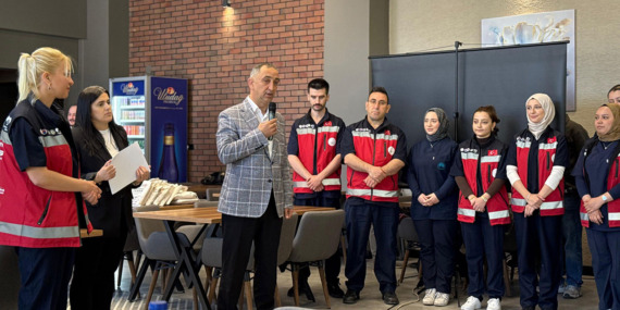 baskan-cetinkayadan-sosyal-yasam-merkezlerine-yakin-markaj-hemsehrilerimizin-hizmetindeyiz