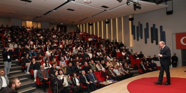baskan-ozlu-genclere-hem-kariyer-sirlarini-hem-de-yeni-hayalini-anlatti