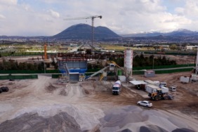 buyuksehirde-pazar-gunu-de-durmak-yok-kartal-katli-kavsaginda-hummali-calisma