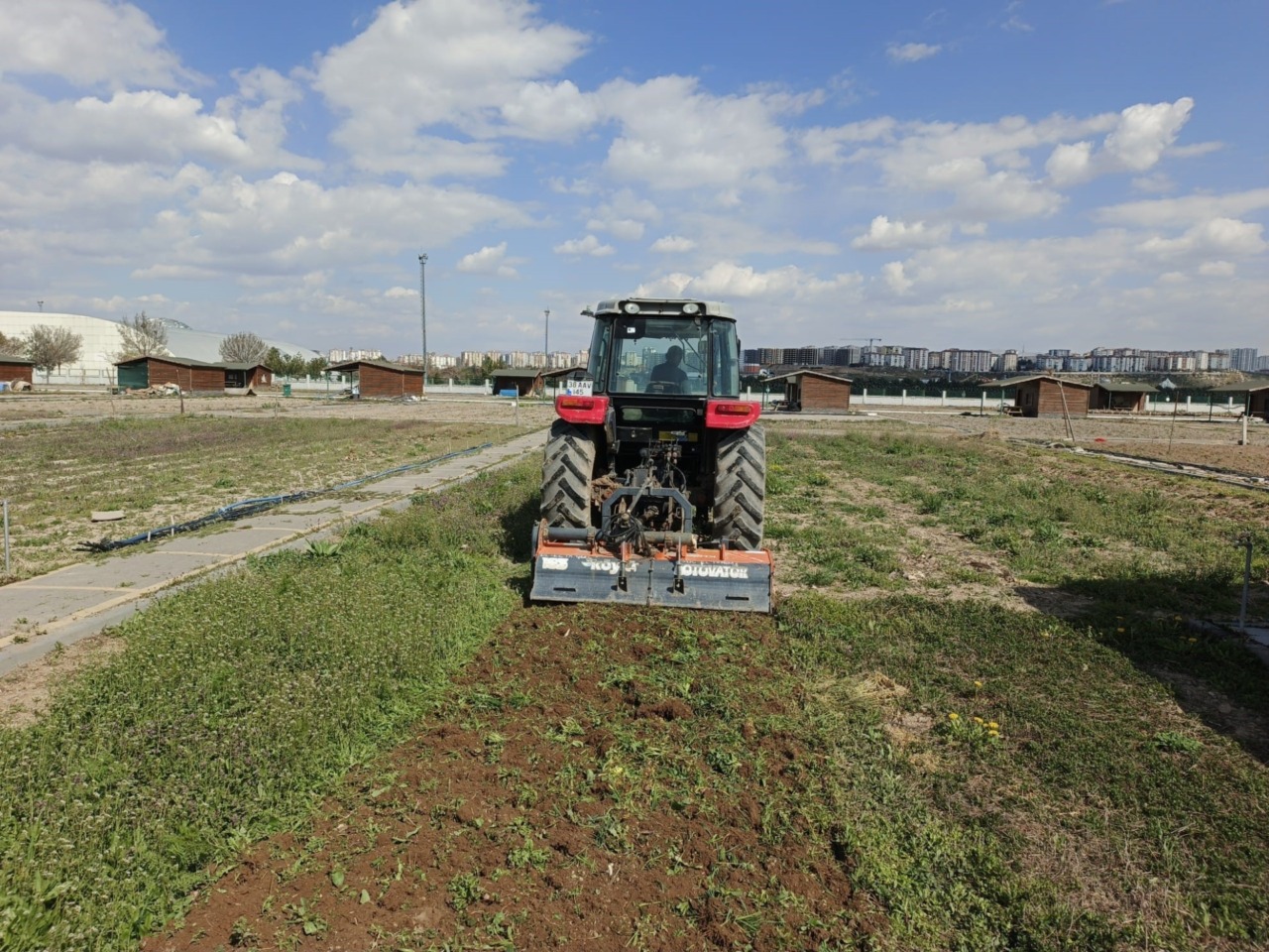 buyuksehirden-saglikli-gidaya-tam-destek-ureticiler-sahaya-indi