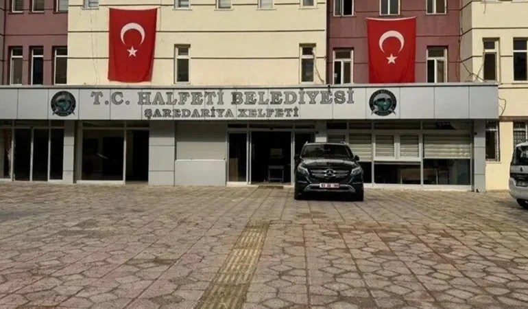 Halfeti Belediyesine operasyon! 49 şüpheli yakalandı