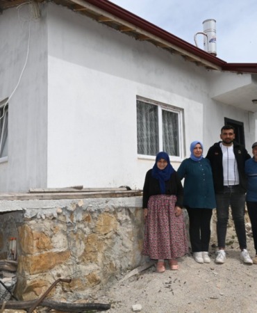 isparta-belediyesinden-evi-yanan-aileye-yeni-bir-baslangic-magduriyet-yerini-sicak-bir-yuvaya-birakti