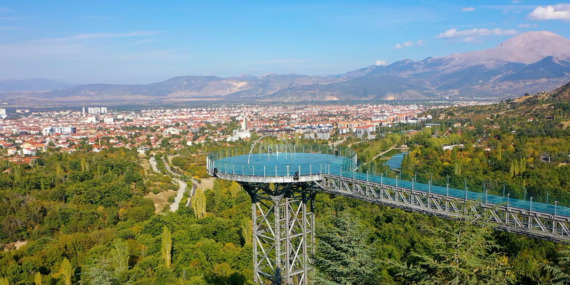 ispartadaki-cam-seyir-terasi-1-milyon-100-bin-kisiyi-agirladi