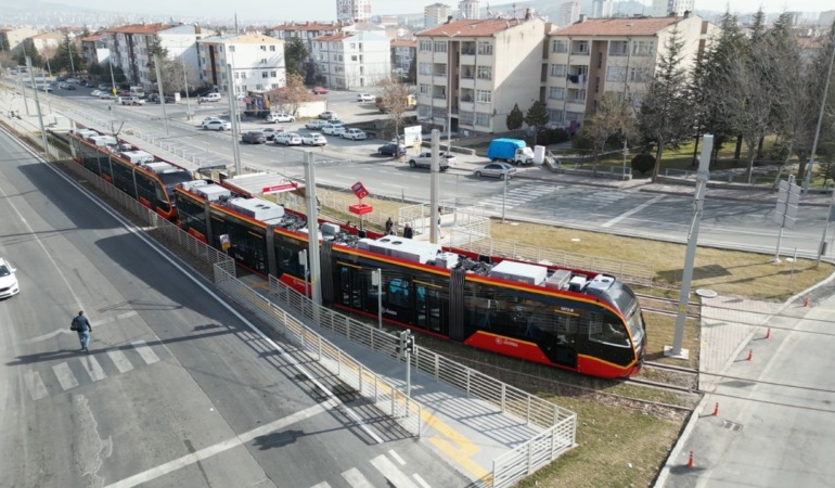 Kayseri Büyükşehir Belediyesi Ulaşım A.Ş.’den Türkiye’de Bir İlk: Raylı Sistemde Yapay Zekâ Dönemi Başlıyor