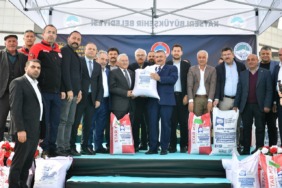 kayseri-buyuksehir-belediyesinden-ciftciye-guclu-destek-360-ton-tohum-toprakla-bulusuyor