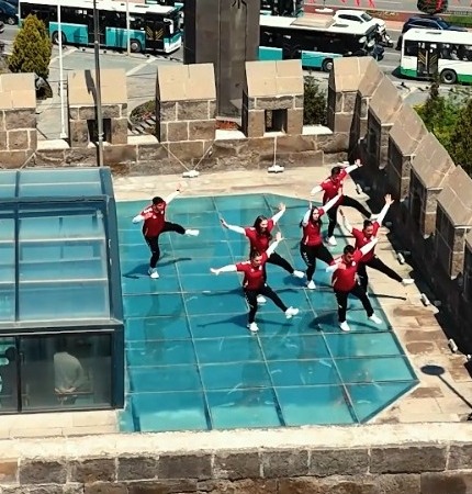 Kayseri Büyükşehir Belediyesi’nden Görkemli Kutlama: 2027 Türk Dünyası Kültür Başkentliği Kartal Dansı İle Taçlandı