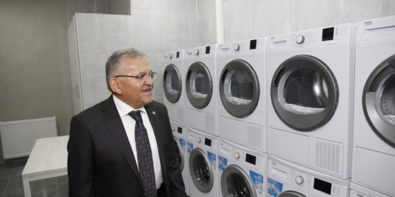 kayseri-buyuksehirden-egitime-destek-ucretsiz-camasir-yikama-hizmeti-genclerden-tam-not-aldi