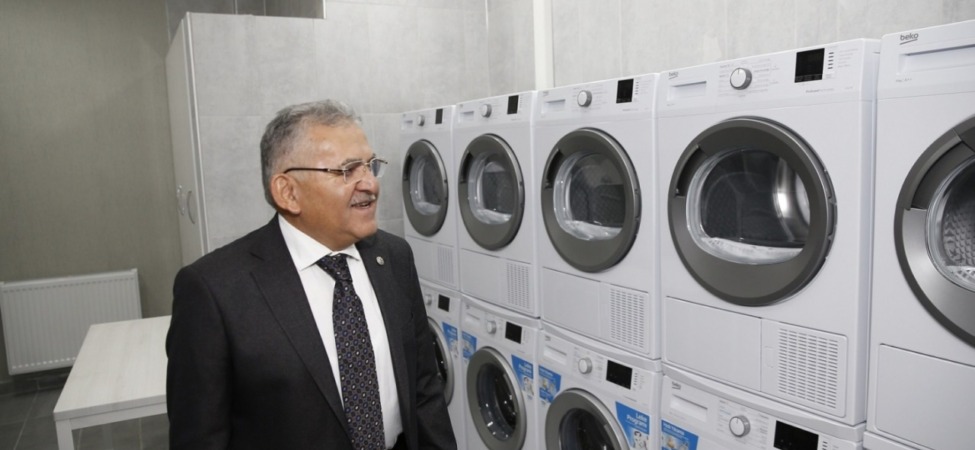 kayseri-buyuksehirden-egitime-destek-ucretsiz-camasir-yikama-hizmeti-genclerden-tam-not-aldi