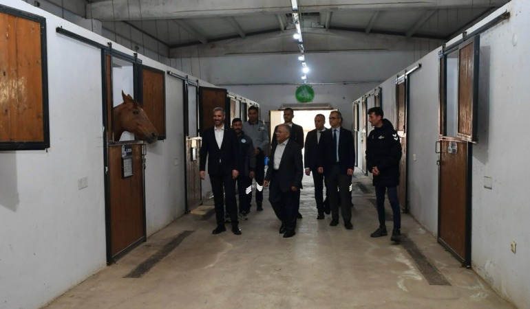 Kayseri’de Binicilikte Yeni Dönem: Başkan Büyükkılıç Federe Statü Kazanan Tesisi İnceledi