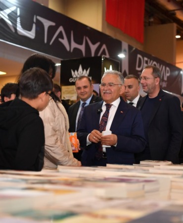 kayseride-kultur-soleni-basladi-8-kitap-fuari-kapilarini-ziyaretcilere-acti