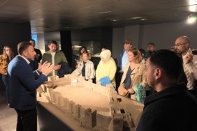 kayserinin-tarihi-mirasi-akademisyenleri-buyuledi-57-sehirden-gelen-heyete-kultur-yolu-gezisi