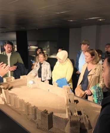kayserinin-tarihi-mirasi-akademisyenleri-buyuledi-57-sehirden-gelen-heyete-kultur-yolu-gezisi