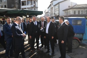 konya-buyuksehir-belediyesinden-donusum-atagi-baskan-altay-ve-kilca-akcesme-ile-kadinlar-pazarini-inceledi