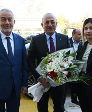 mevlut-cavusoglundan-isparta-belediyesine-ovgu-hizmetleri-gururla-takip-ediyoruz