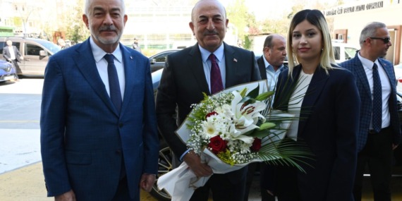 mevlut-cavusoglundan-isparta-belediyesine-ovgu-hizmetleri-gururla-takip-ediyoruz