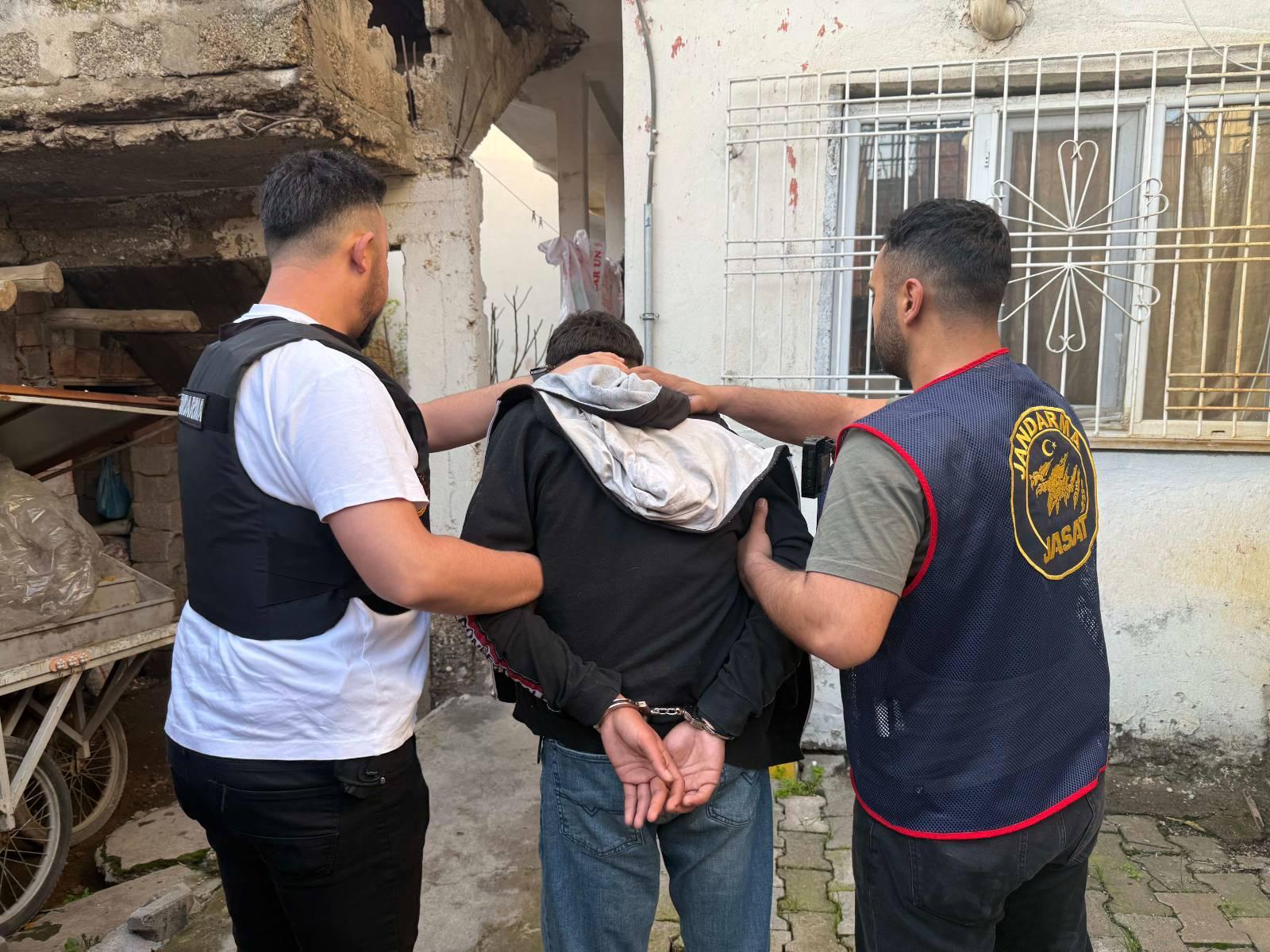 mitten-siber-suc-sebekesine-operasyon-12-kisiye-gozalti