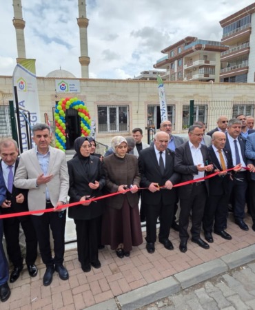 mutlu-yuva-derneginin-yeni-hizmet-binasi-duzenlenen-torenle-acildi
