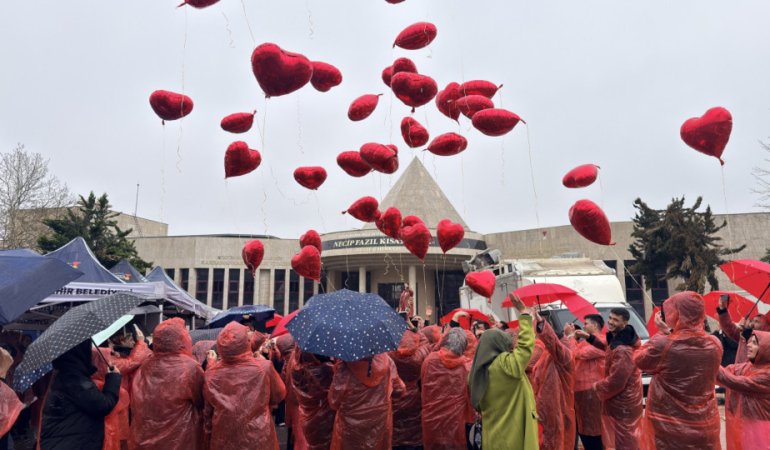 Kahramanmaraş Otizm İçin Yürüdü; Mesajlar Gökyüzüne Bırakıldı