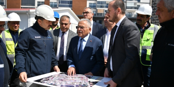 sahabiyede-donusum-hizlaniyor-baskan-buyukkilic-calismalari-yerinde-inceledi-bolge-sakinlerinden-ozur-diledi-20