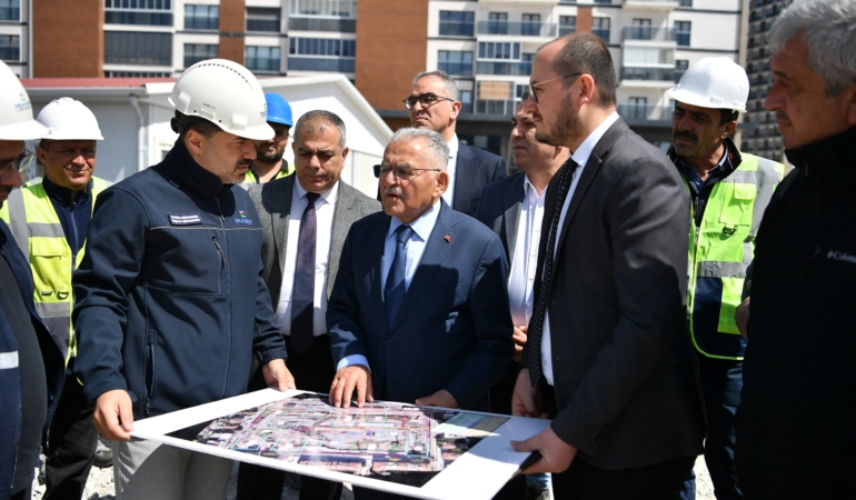 Sahabiye’de Dönüşüm Hızlanıyor: Başkan Büyükkılıç Çalışmaları Yerinde İnceledi