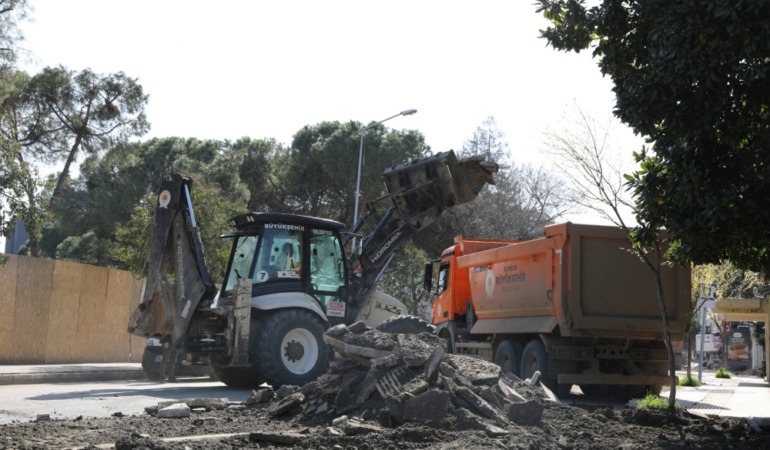 Samsun’un Kalbi İstiklal Caddesi Yenileniyor: Asfalt ve Kaldırım Seferberliği Başladı