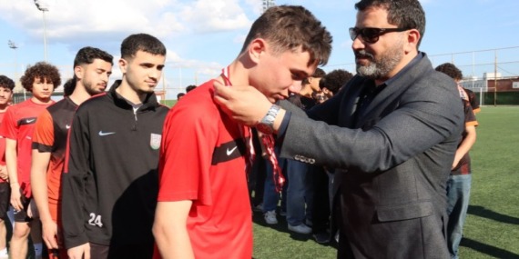 sanliurfa-buyuksehir-belediyesi-sporda-engel-tanimiyor-filenin-genclerinden-3-kategoride-sampiyonluk