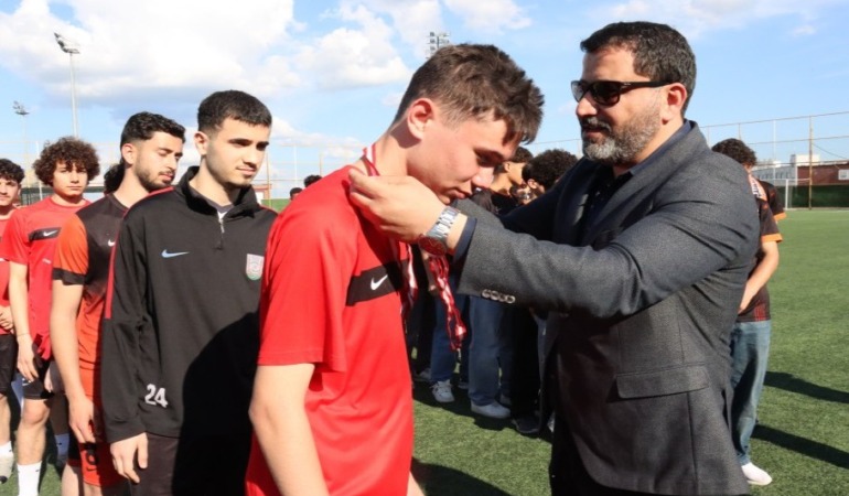 Şanlıurfa Büyükşehir Belediyesi Sporda Engel Tanımıyor: Filenin Gençlerinden 3 Kategoride Şampiyonluk