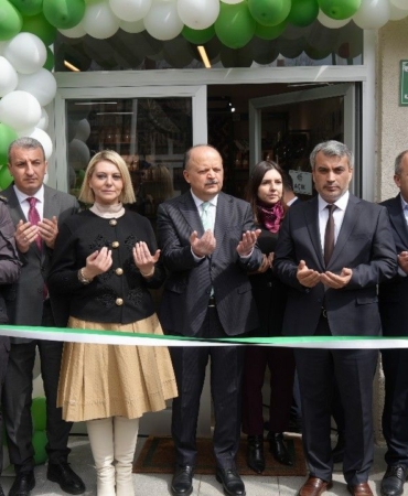 turkiyede-ilk-kadin-emegi-raflarda-yerini-aldi0