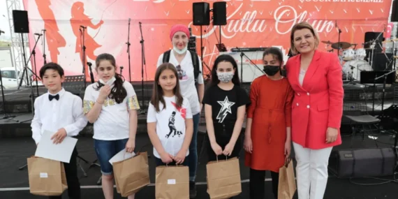 yolsuzluk-ve-uckur-batagina-saplanan-chp-istismar-sezonunu-acti-kendi-asmadiklari-ataturku-yapistirdilar-ae90fd