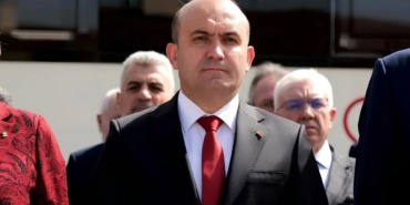 ak-partiden-chpye-tokat-gibi-cevap-skandallar-ortadayken-bize-hukuk-nutku-atmayin