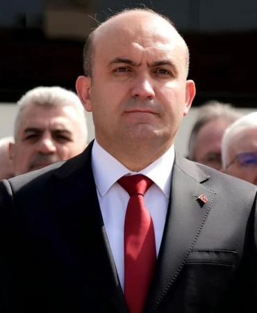 ak-partiden-chpye-tokat-gibi-cevap-skandallar-ortadayken-bize-hukuk-nutku-atmayin