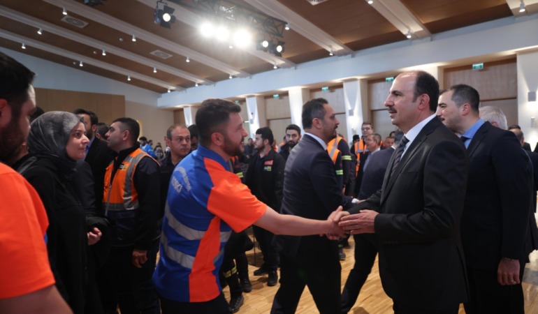 Başkan Altay Büyükşehir ve KOSKİ Personeliyle Bayramlaştı: “Konya İçin Gece Gündüz Çalışmaya Devam Edeceğiz”