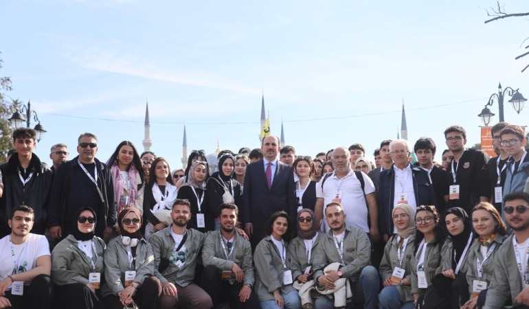 Başkan Altay “Genç Seyyahlar” ile Bir Arada: Konyalı Gençlerin İstanbul Heyecanı