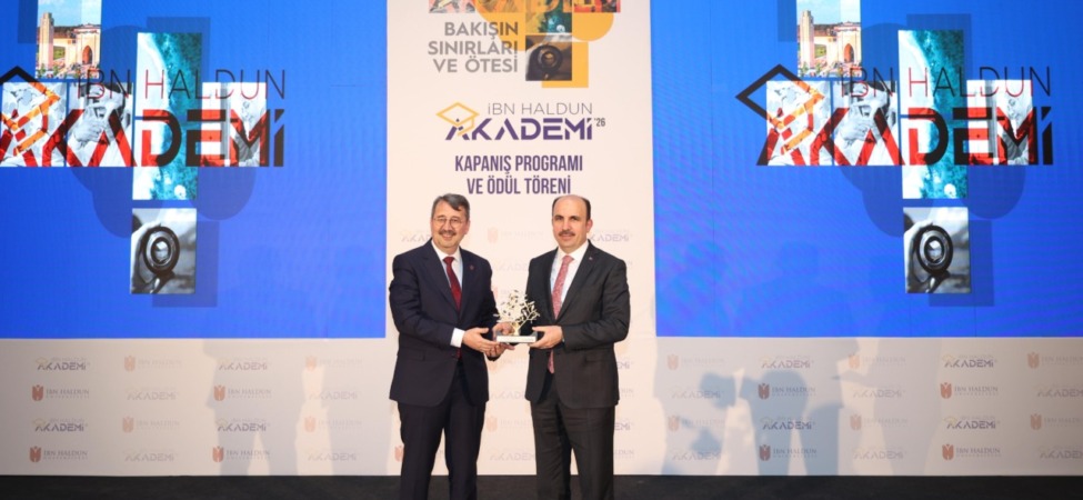 baskan-altaya-ibn-haldun-universitesinden-anlamli-odul-genclik-projeleri-takdir-topladi