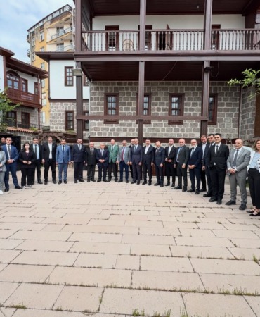 baskan-buyukkilic-ankarada-kayseri-ruzgari-estirdi-sehrimizin-altin-cagini-anlatti