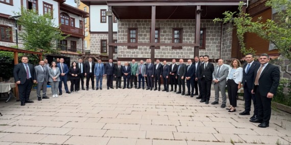 baskan-buyukkilic-ankarada-kayseri-ruzgari-estirdi-sehrimizin-altin-cagini-anlatti