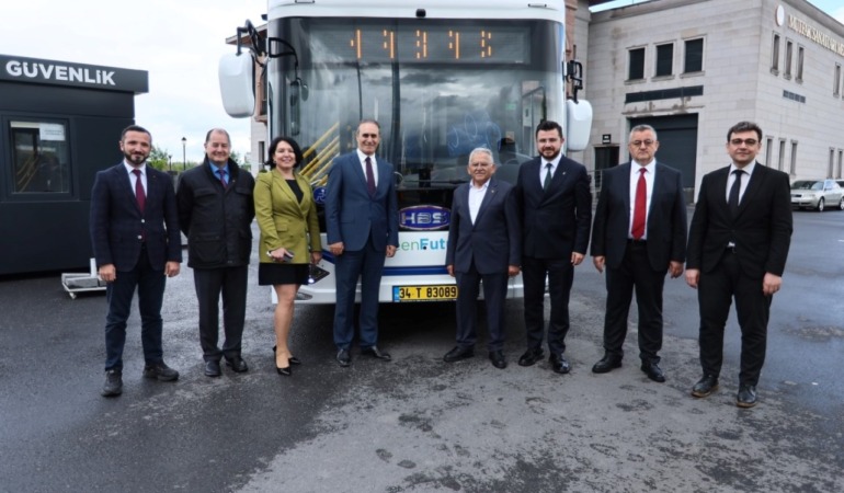 Başkan Büyükkılıç Elektrikli Otobüsün Test Sürüşüne Katıldı: Toplu Taşımada Yeşil Dönüşüm