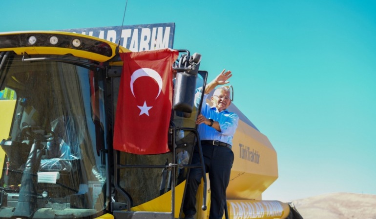 Başkan Büyükkılıç: “Elleri Emek Kokan Çiftçilerimize Hizmetkâr Olmayı En Büyük Onur Biliriz”