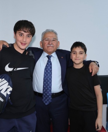 baskan-buyukkilictan-sosyal-yasam-merkezi-cikartmasi-kosk-mahallesi-sakinleriyle-bulustu