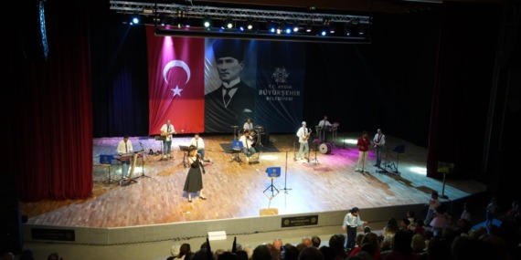 baskan-cercioglu-her-yastan-vatandasi-kultur-ve-sanat-etkinlikleri-ile-bulusturmaya-devam-ediyor