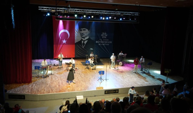 Başkan Çerçioğlu Her Yaştan Vatandaşı Kültür ve Sanat Etkinlikleri ile Buluşturmaya Devam Ediyor