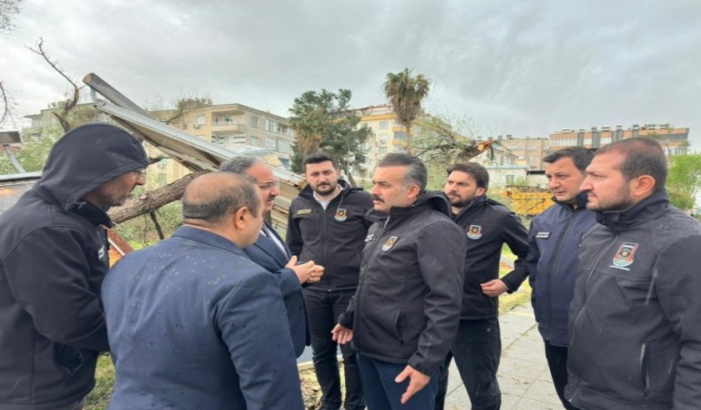 Birecik’te Yaralar El Birliğiyle Sarılıyor: Büyükşehir Ekipleri Afetin İzlerini Siliyor