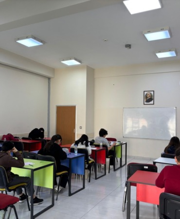 buyuksehirden-egitime-tam-destek-kaymek-ilce-ilce-gezerek-ogrencileri-sinava-hazirliyor