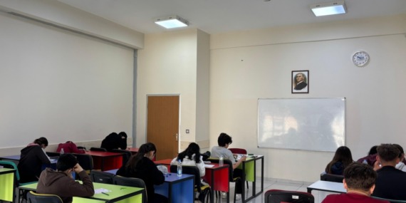 buyuksehirden-egitime-tam-destek-kaymek-ilce-ilce-gezerek-ogrencileri-sinava-hazirliyor