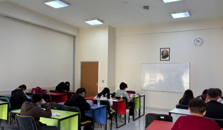 Büyükşehir’den Eğitime Tam Destek: KAYMEK, İlçe İlçe Gezerek Öğrencileri Sınava Hazırlıyor