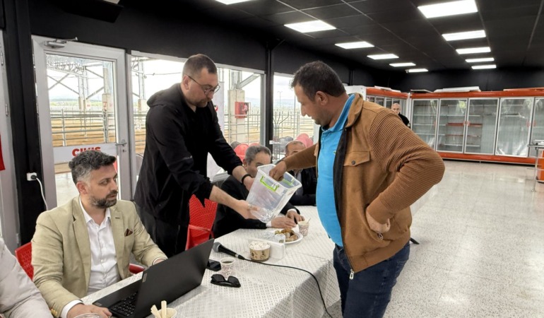 Çorum Belediyesi’nde Hayvan Pazarı Heyecanı: Padoklar İçin Kuralar Çekildi