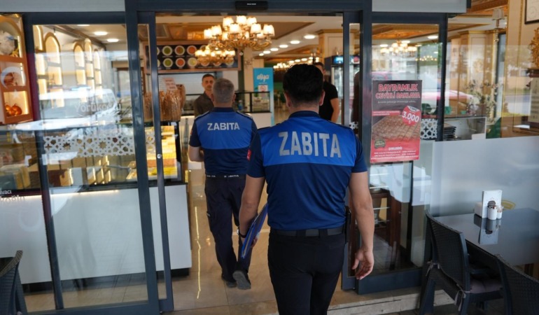 Düzce Zabıtası’ndan Halk Sağlığı İçin Sıkı Denetim: Fırın ve Pastaneler Mercek Altında