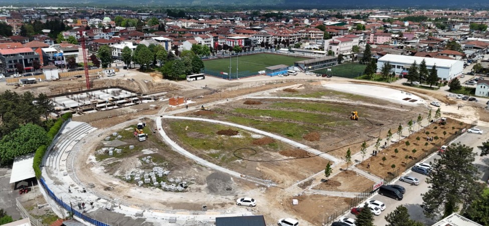 duzcenin-yeni-nefes-alani-millet-bahcesi-2-etap-calismalari-hiz-kesmeden-suruyor