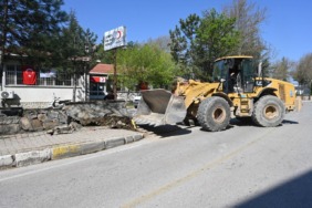 egitim-bolgesinde-modern-donusum-isparta-belediyesi-eski-duvari-yikti